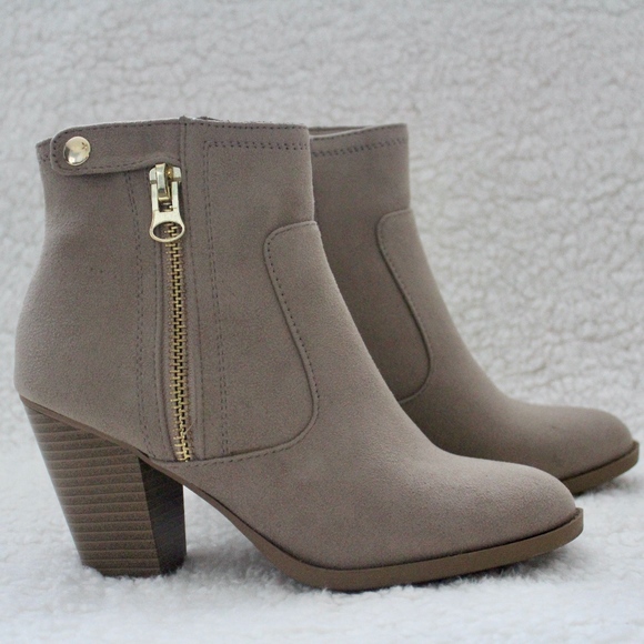 booties - Picture 3 of 5